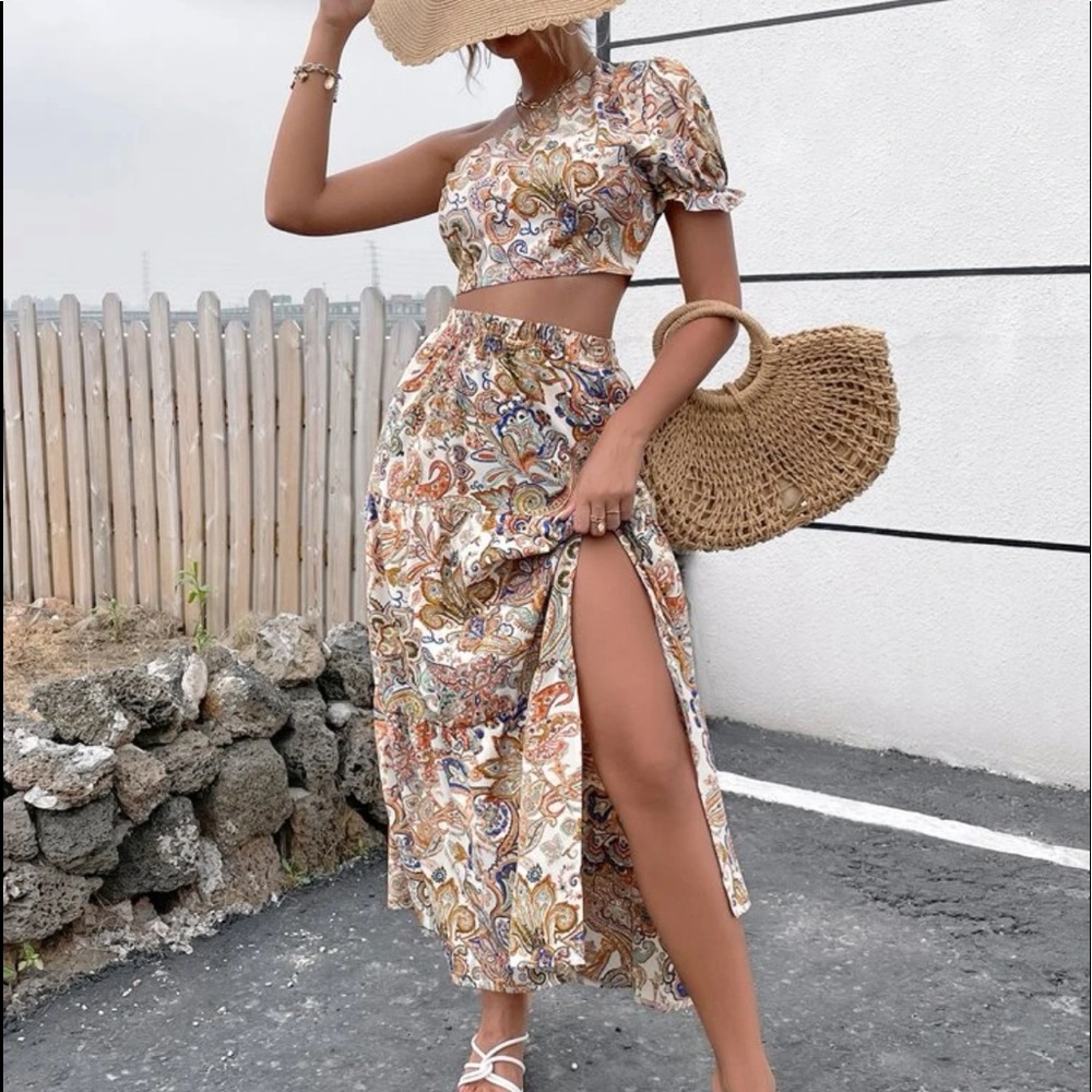 Boho Gypsy Floral Paisley Print Puff Sleeve One Shoulder Crop Top Slit Skirt Set - Picture 5 of 11